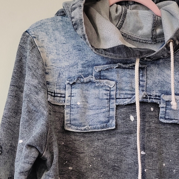 Stylish Blue Denim-Look Hoodie - Picture 3 of 12